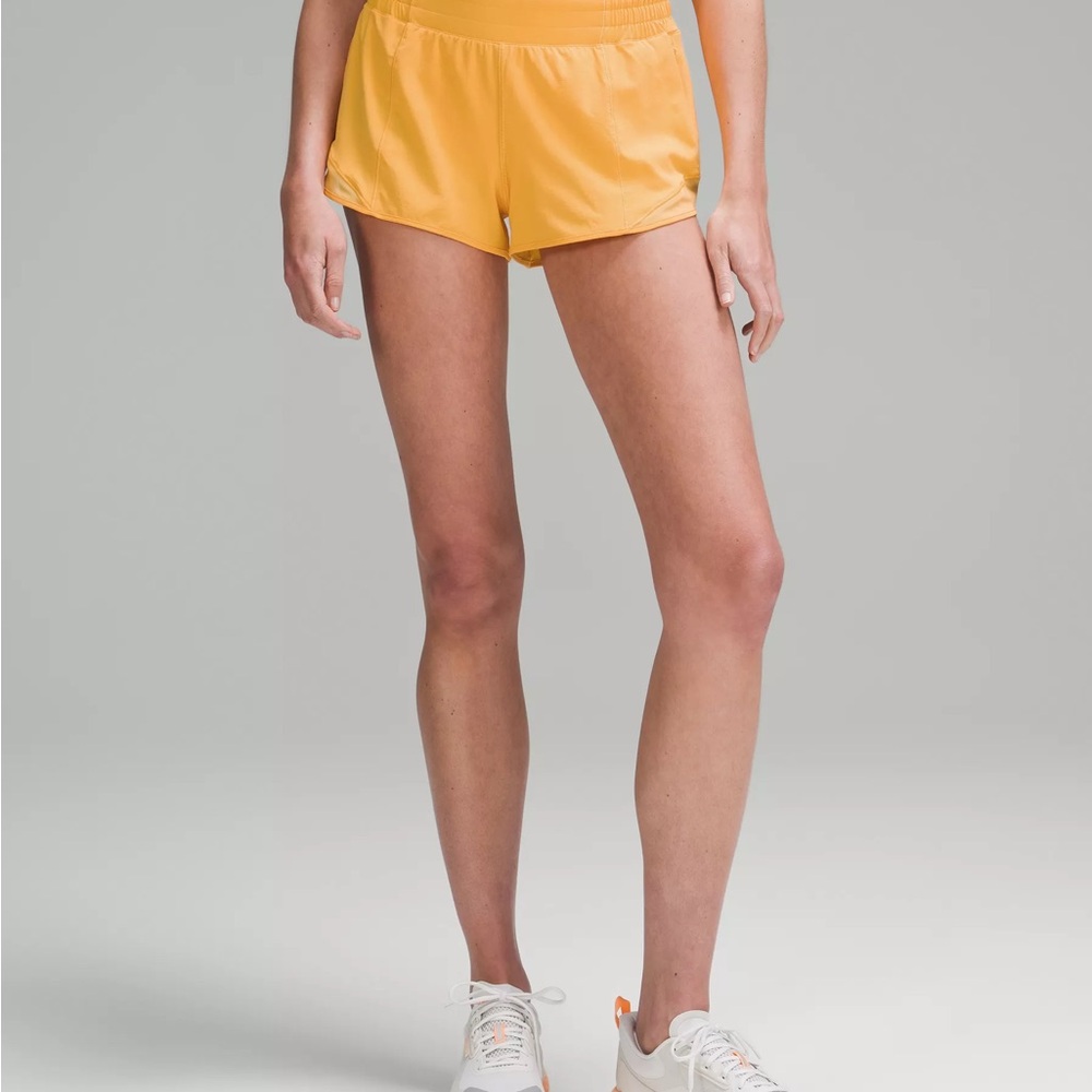 LULULEMON hotty hot high rise shorts! 2.5 inch, size 10
